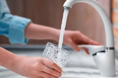 Как формируется цена на воду: этапы производства и доставки
